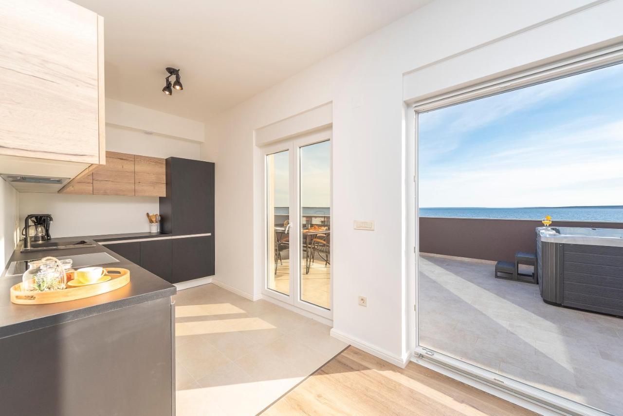 Villa Eni Apartments 1 Мандре Экстерьер фото