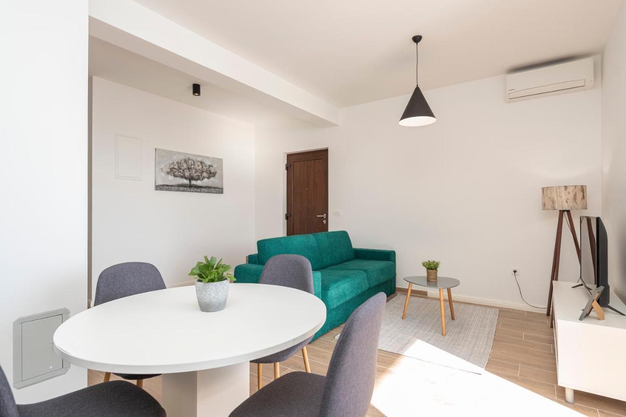 Villa Eni Apartments 1 Мандре Экстерьер фото