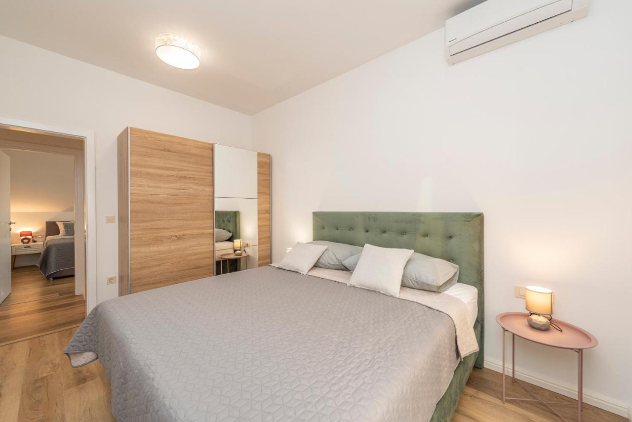 Villa Eni Apartments 1 Мандре Экстерьер фото